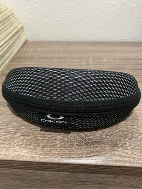 Oakley Black Textured Hard Shell Toiletry / Accessory Case